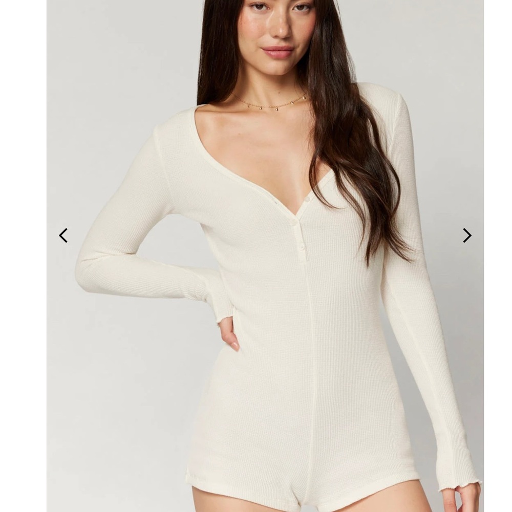 Cream Fitted Long Sleeve Bodysuit